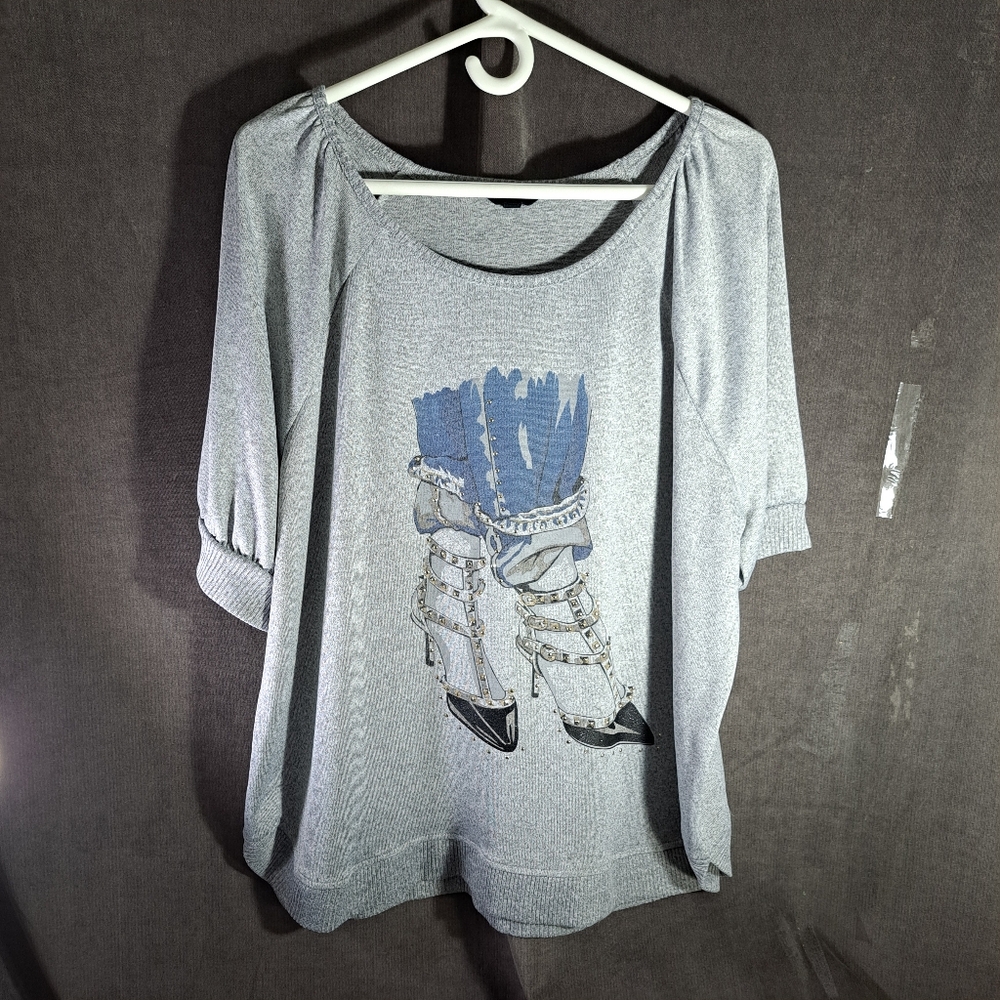 Love & Lace Heather Grey Embellished High Heels Graphic Short Sleeve Knit VG 1X